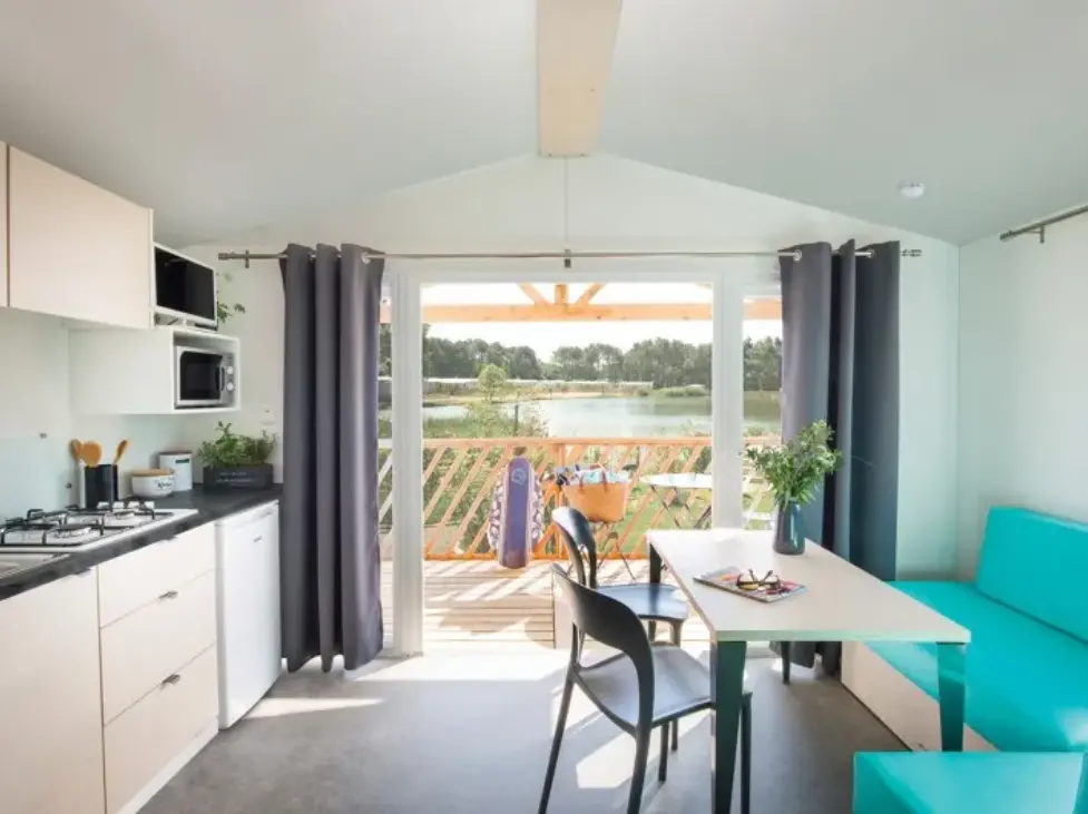 mobil-home avec terrasse à Oléron