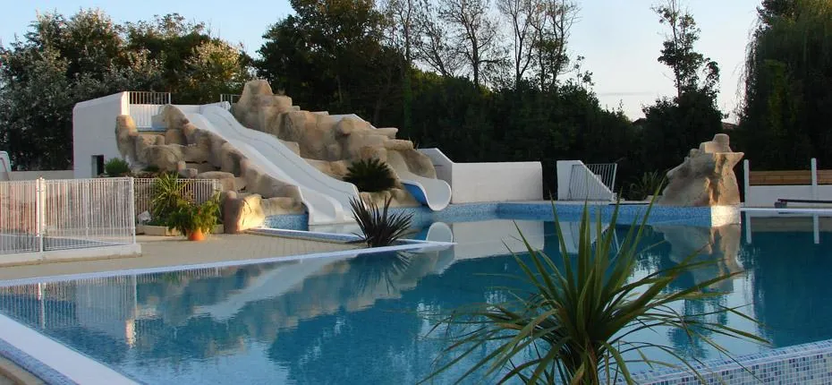 camping piscine et toboggan oléron